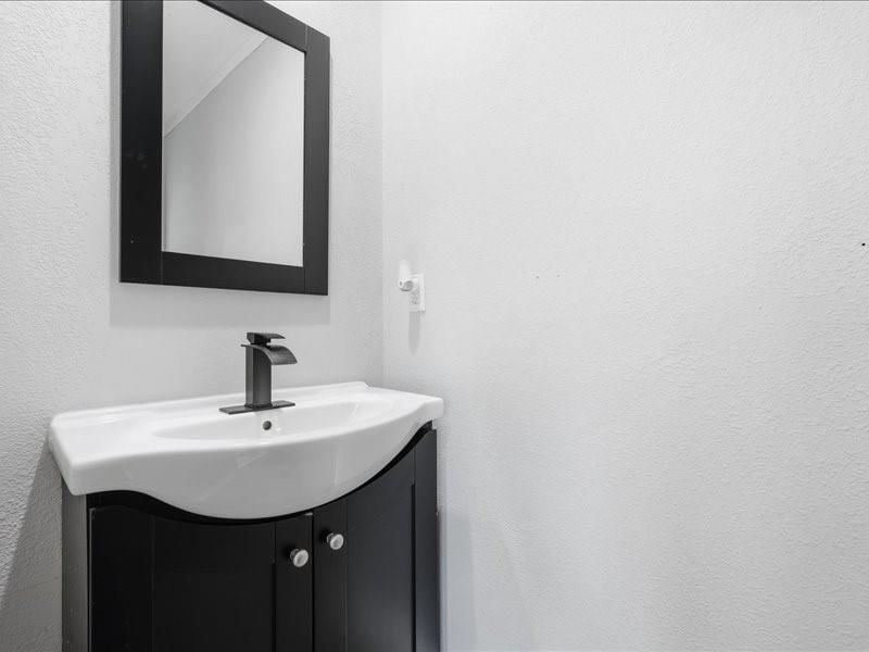 813 Valerie Lane — photo 13