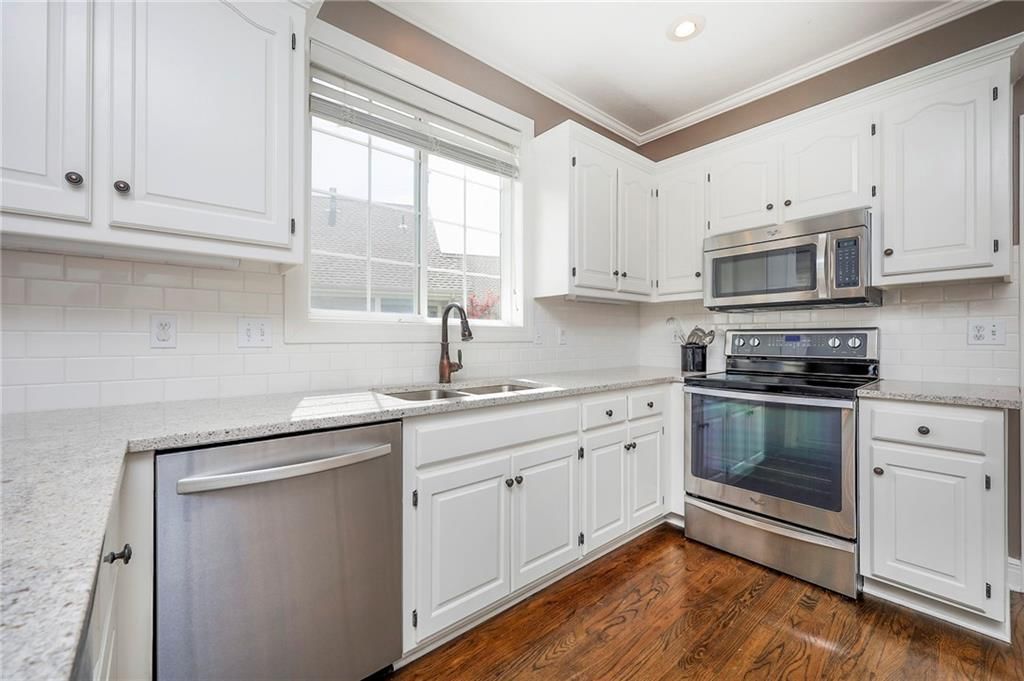 13733 Pembroke Circle — photo 22