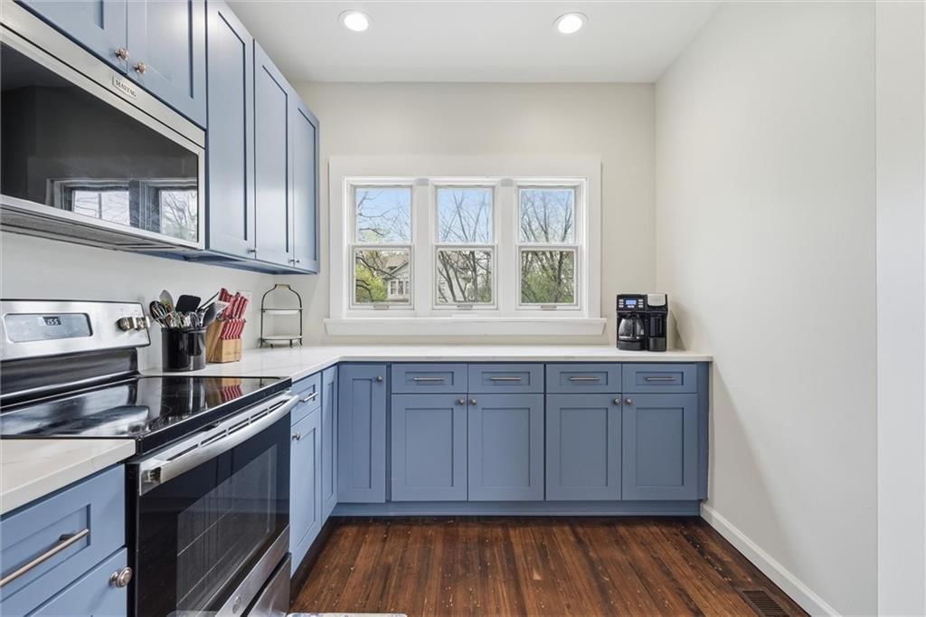 115 S Walnut Street — photo 9