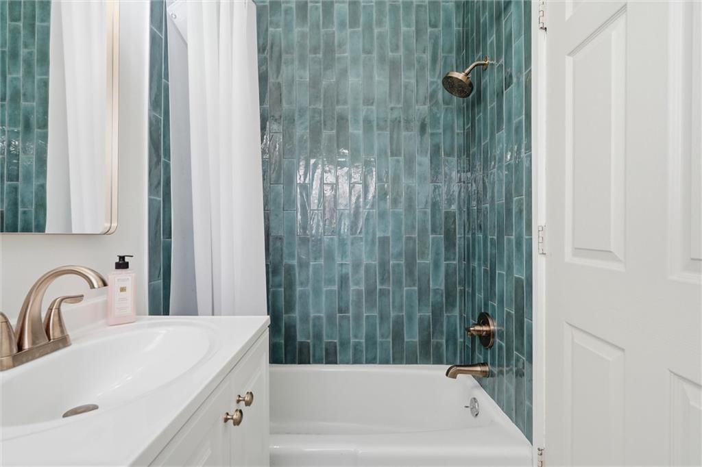 115 S Walnut Street — photo 16