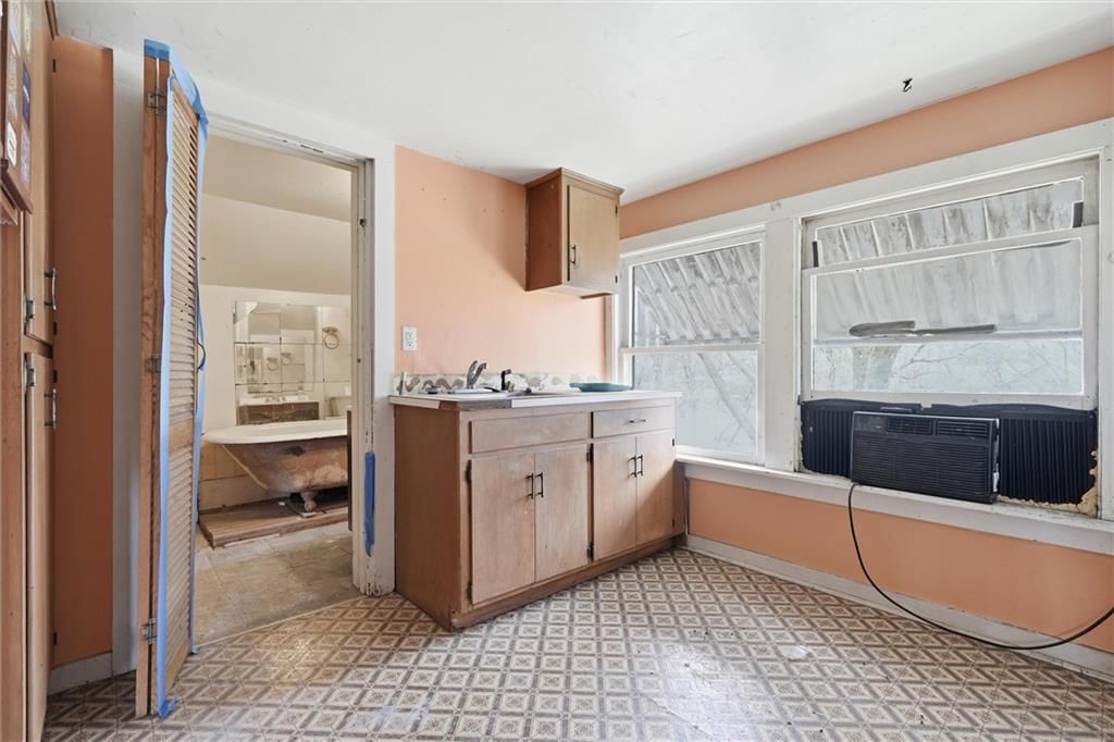 115 S Walnut Street — photo 21