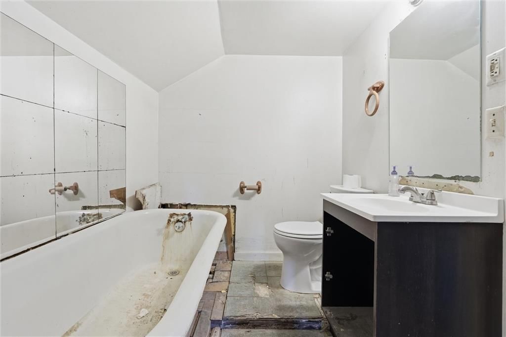 115 S Walnut Street — photo 26