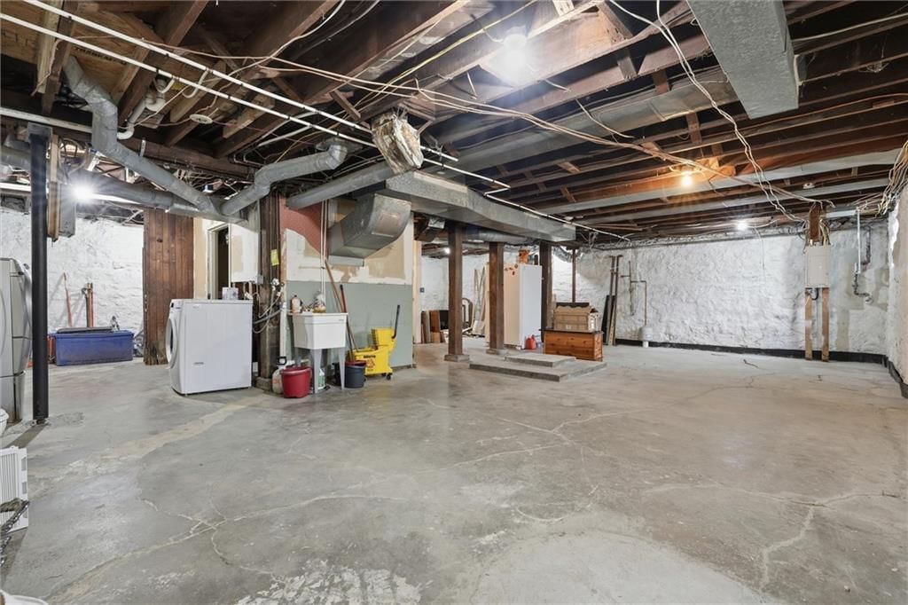 115 S Walnut Street — photo 27