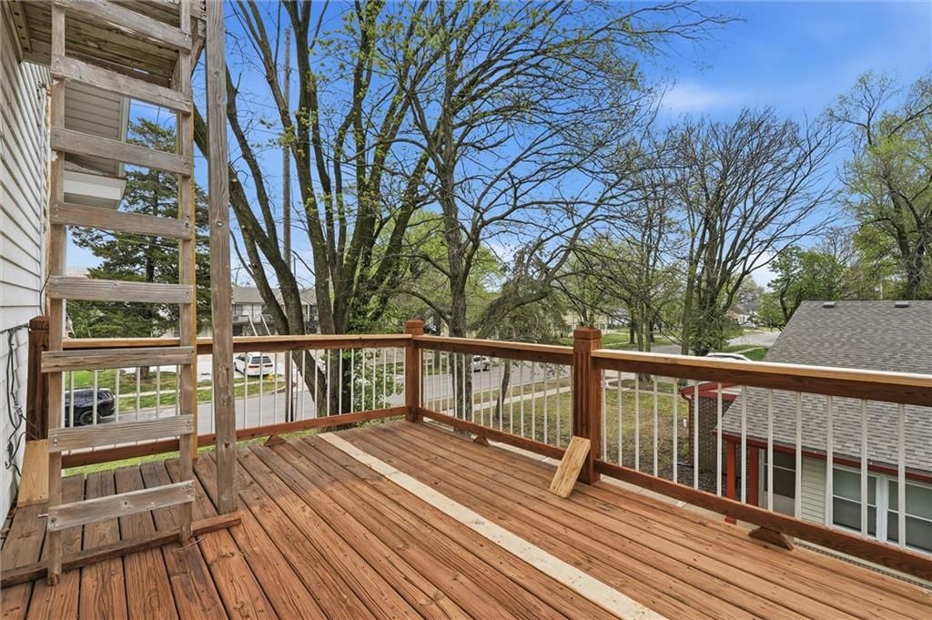 115 S Walnut Street — photo 28
