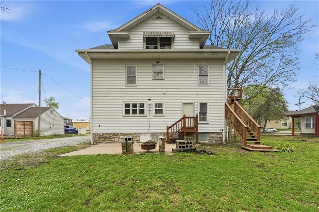 115 S Walnut Street — photo 30