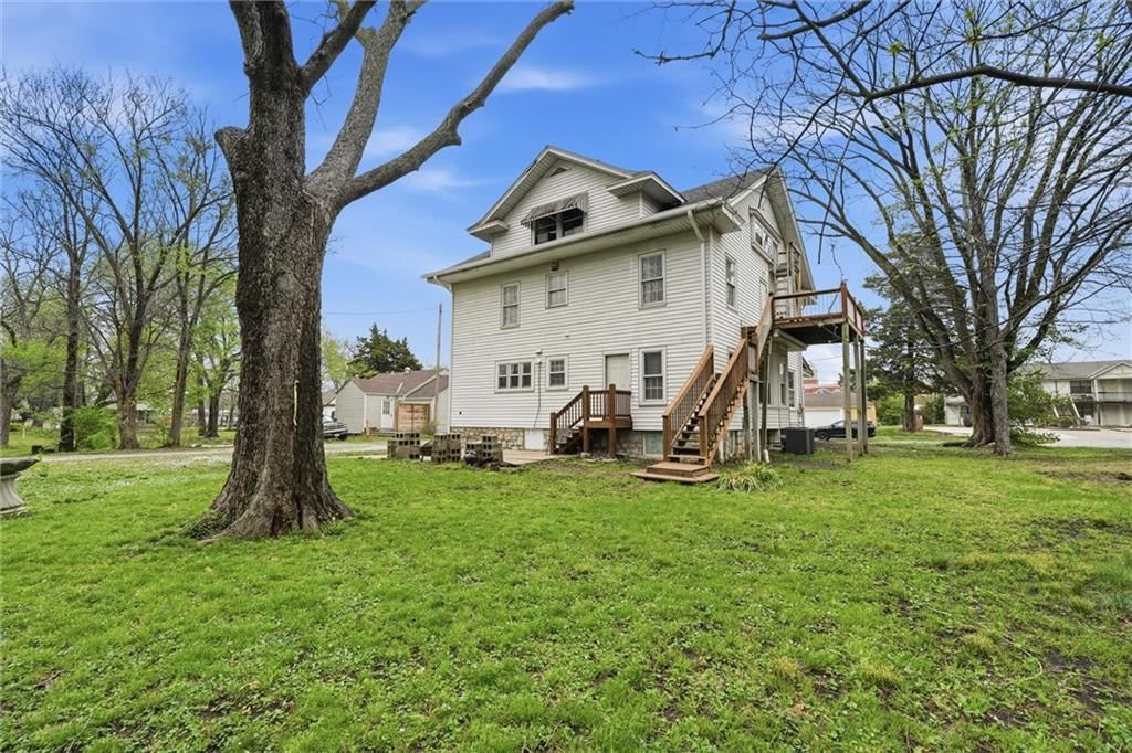115 S Walnut Street — photo 31