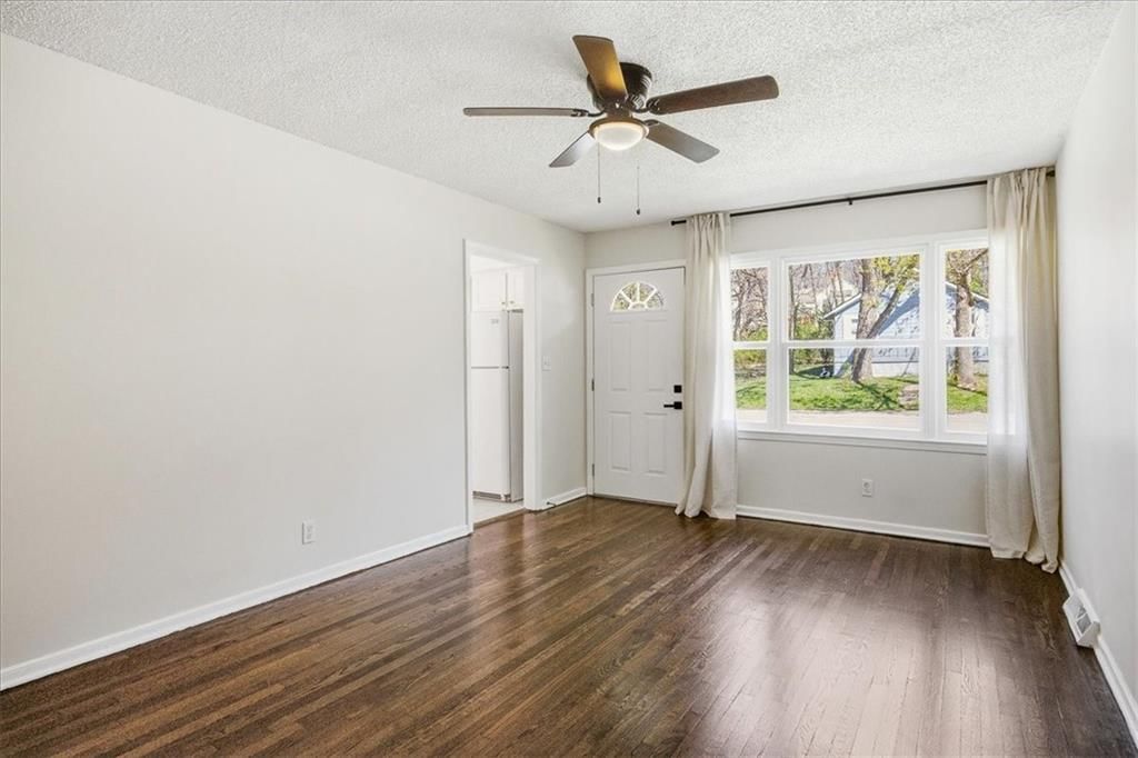 8236 Flora Avenue — photo 3