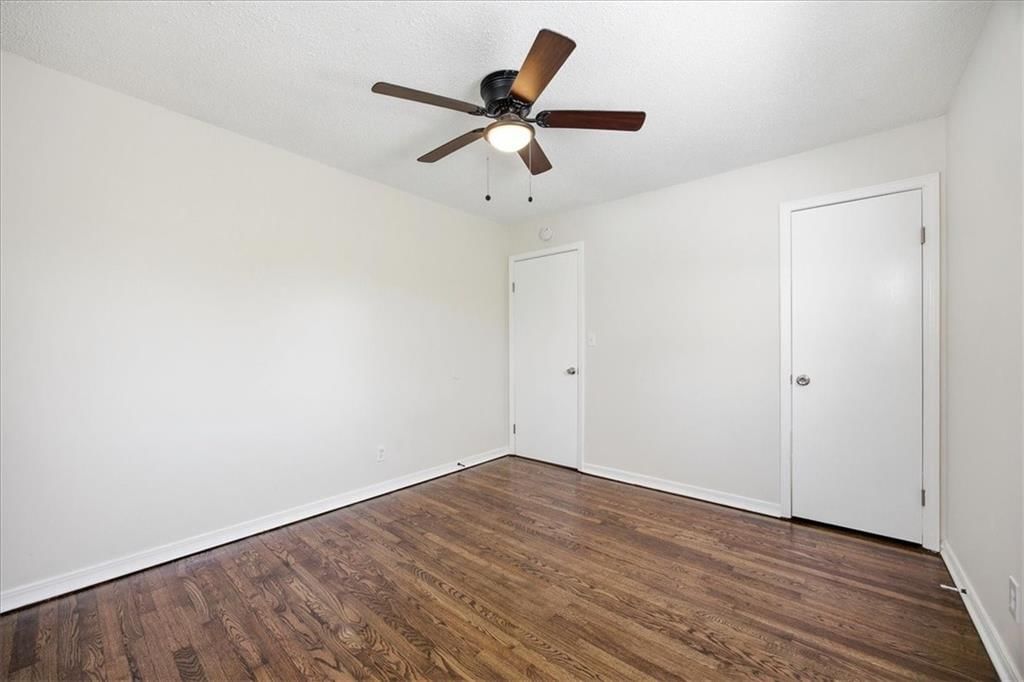 8236 Flora Avenue — photo 10