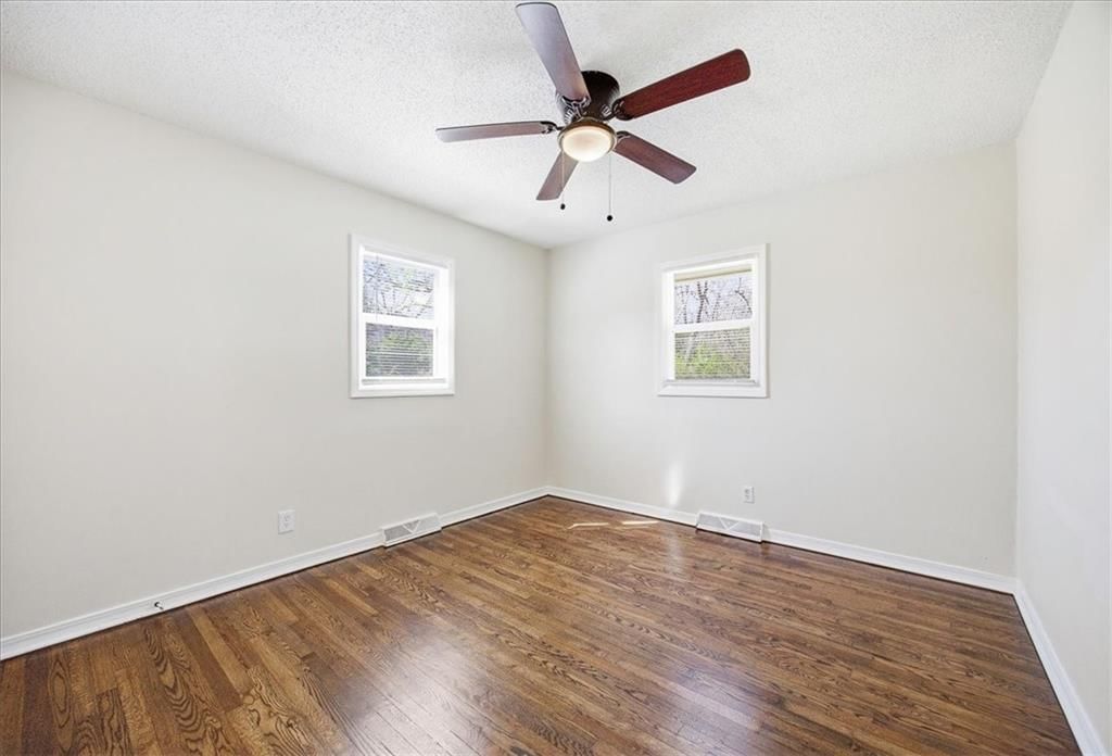 8236 Flora Avenue — photo 11
