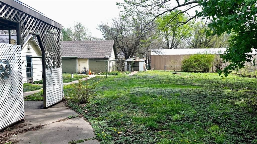1132 Oak Street — photo 26