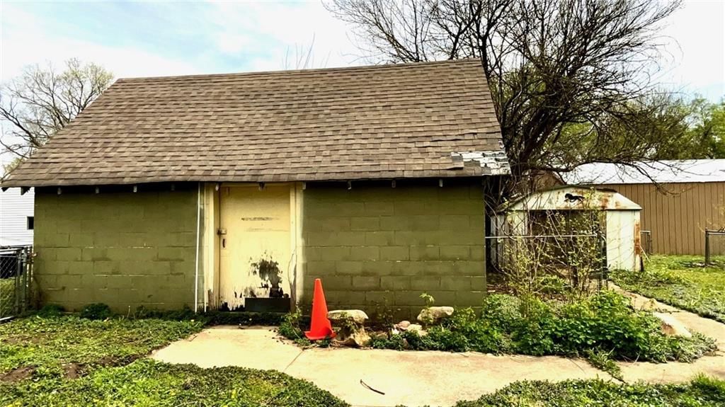 1132 Oak Street — photo 30