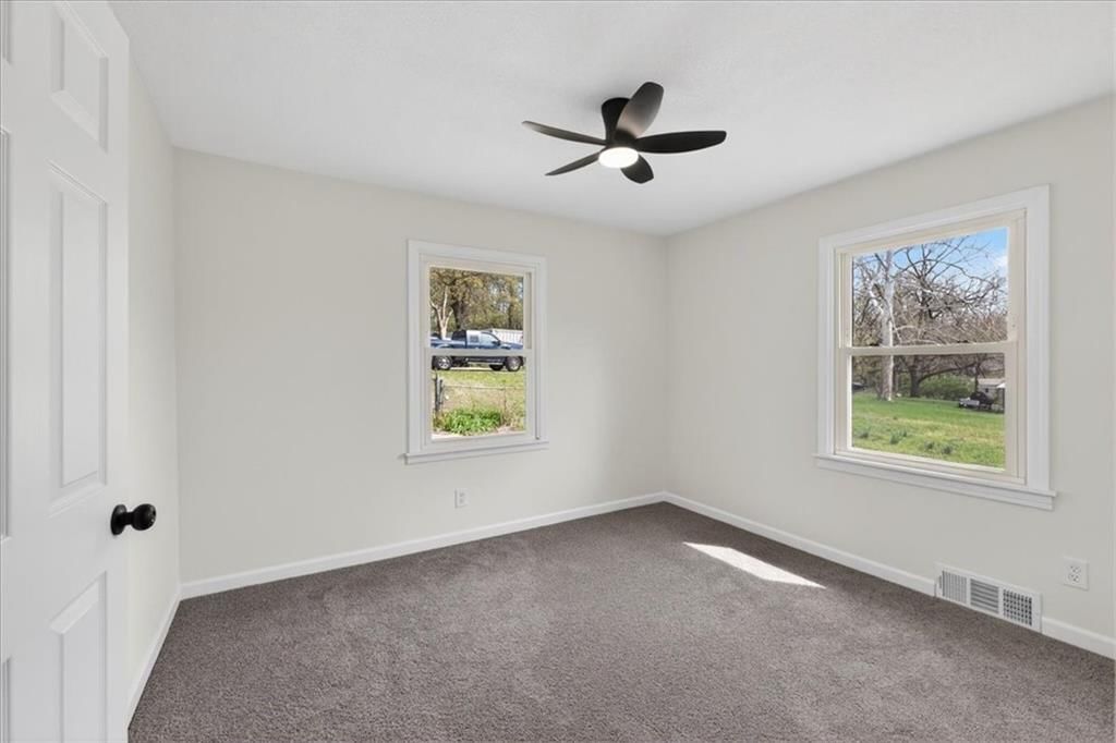 6807 Sycamore Avenue — photo 32