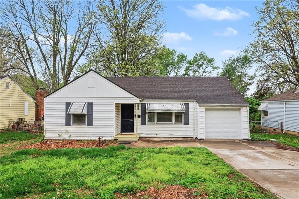7723 Sni-A-Bar Road, Kansas City, MO