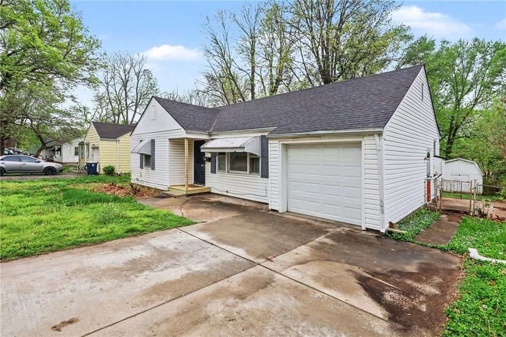 7723 Sni-A-Bar Road — photo 3