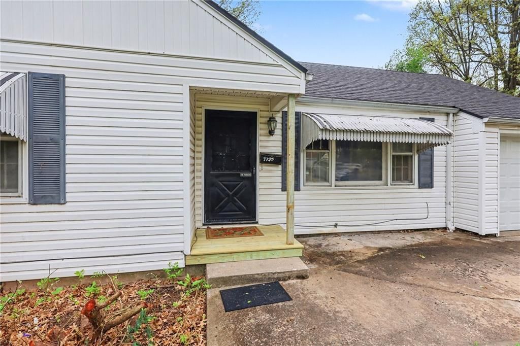 7723 Sni-A-Bar Road — photo 4