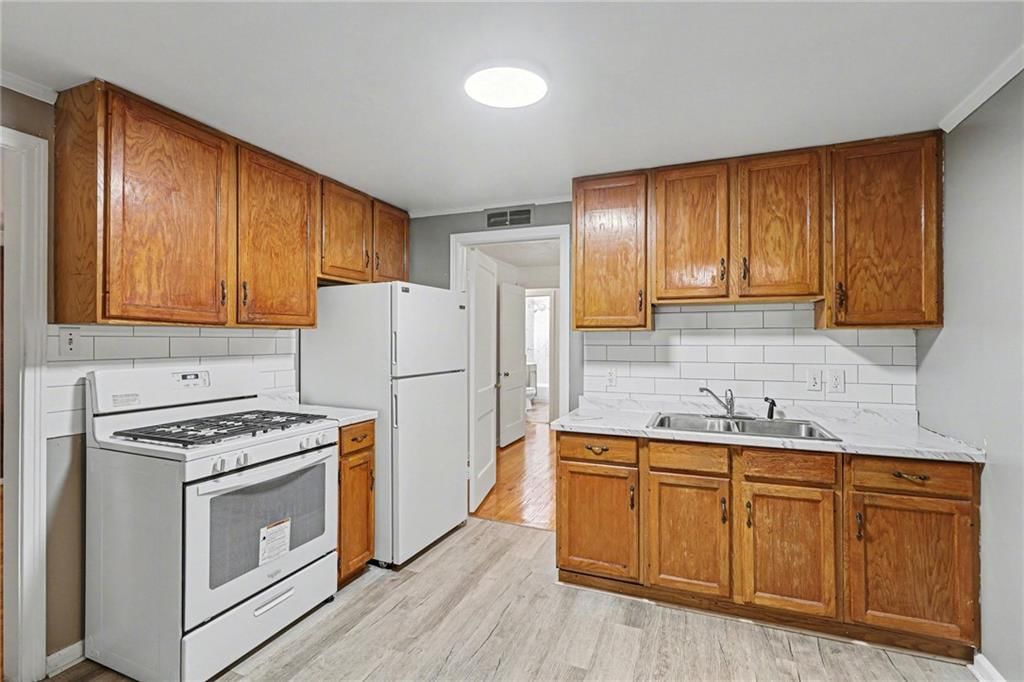7723 Sni-A-Bar Road — photo 9