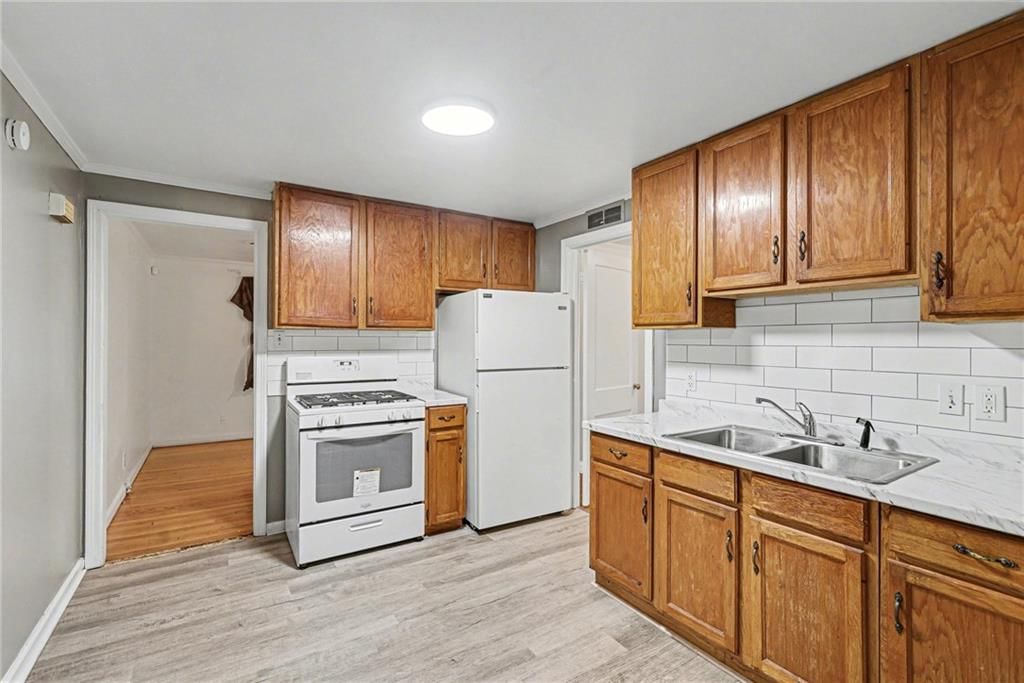 7723 Sni-A-Bar Road — photo 10