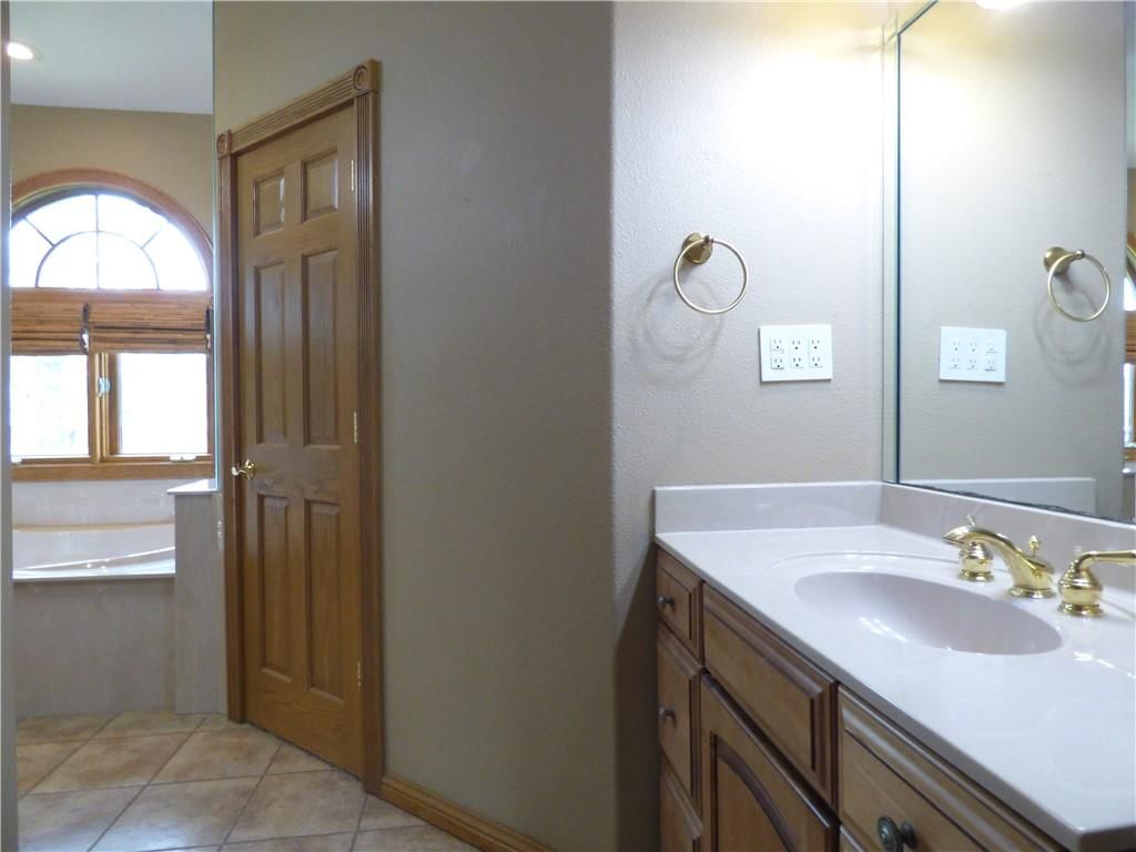 25288 Cedar Crest Drive — photo 31