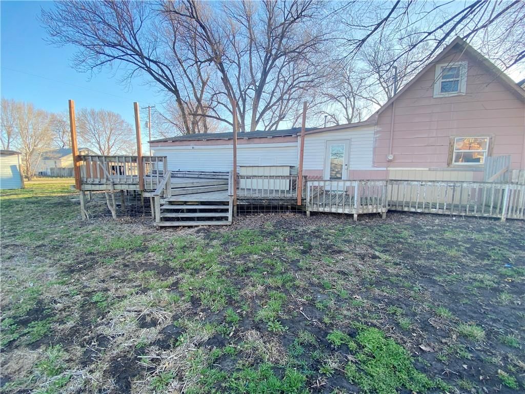 110 W Riley Street — photo 8