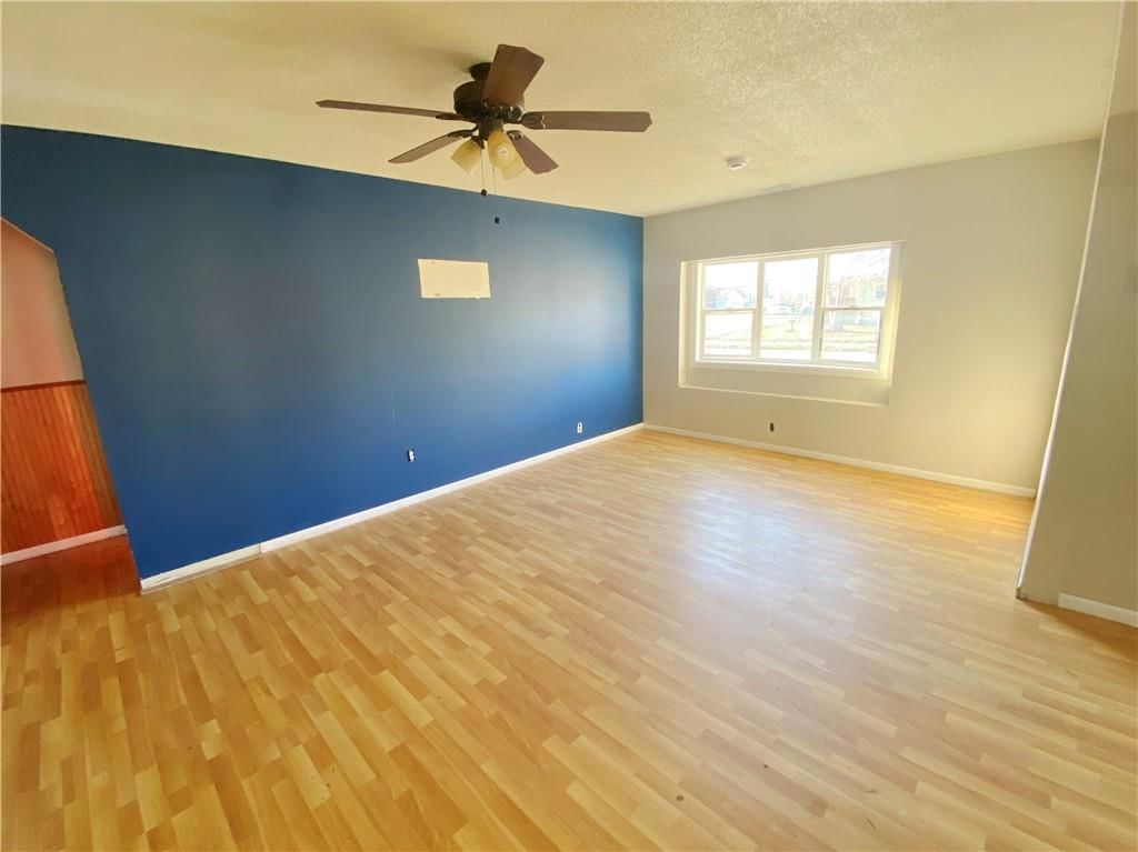 110 W Riley Street — photo 11