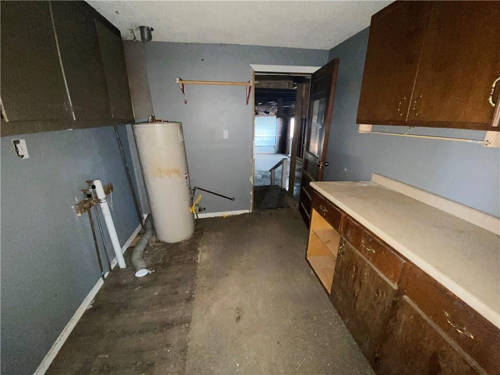 110 W Riley Street — photo 26