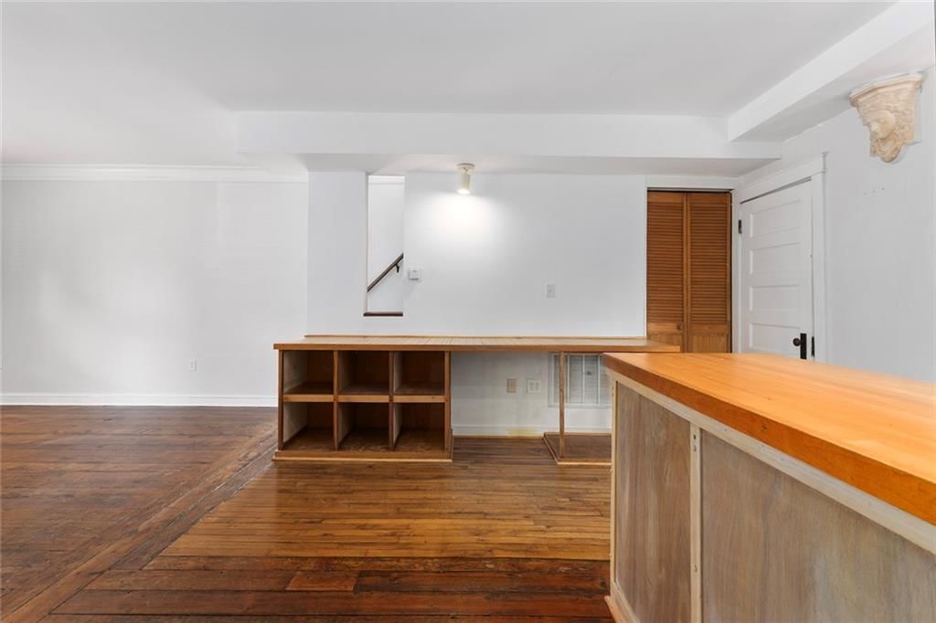 810 W 16th Street — photo 10