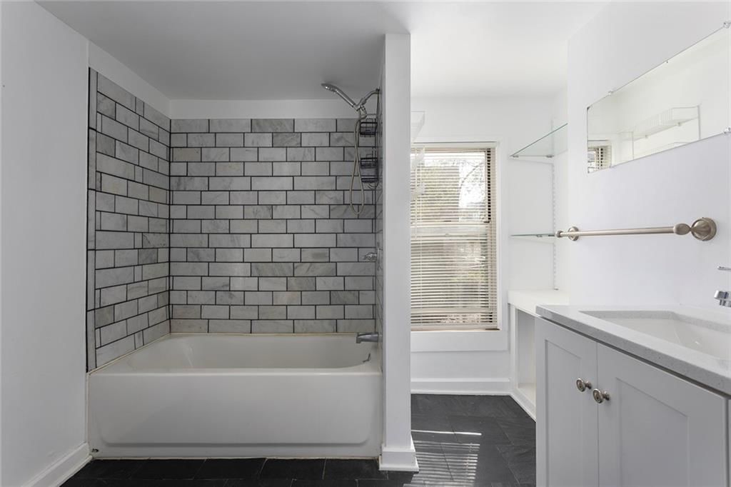 810 W 16th Street — photo 21