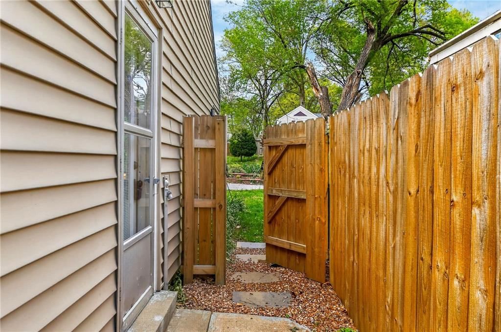 639 NE 45TH Street — photo 34