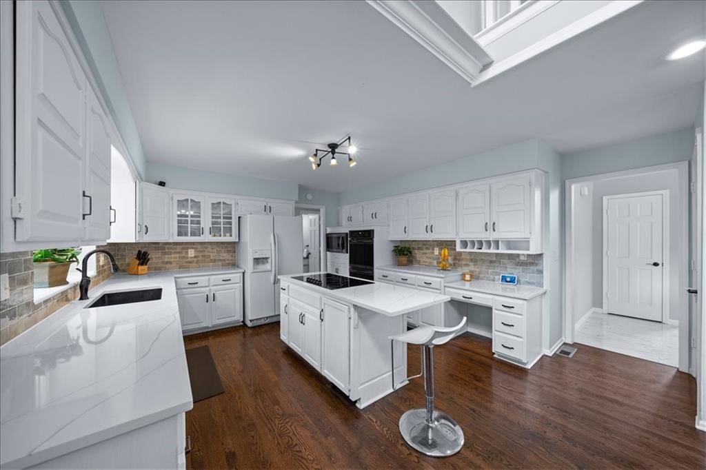 4300 W 125th Terrace — photo 9