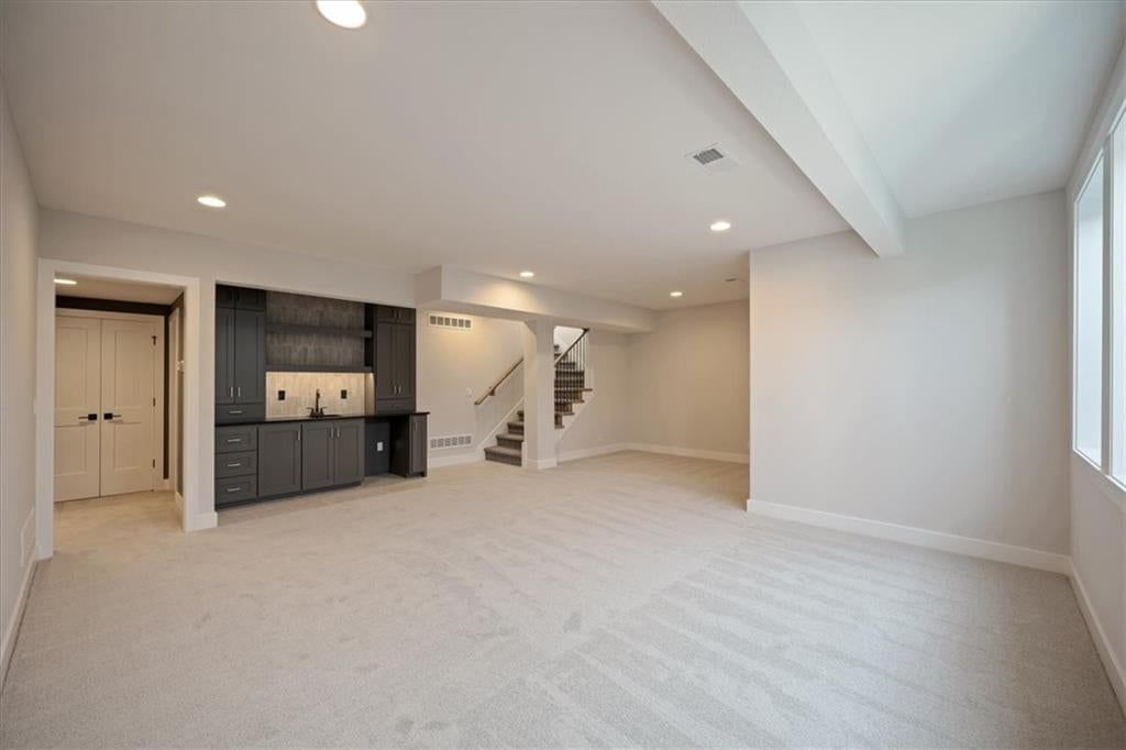 Wet bar at 2622 SW Barley Field Drive, Lee's Summit, MO 64082