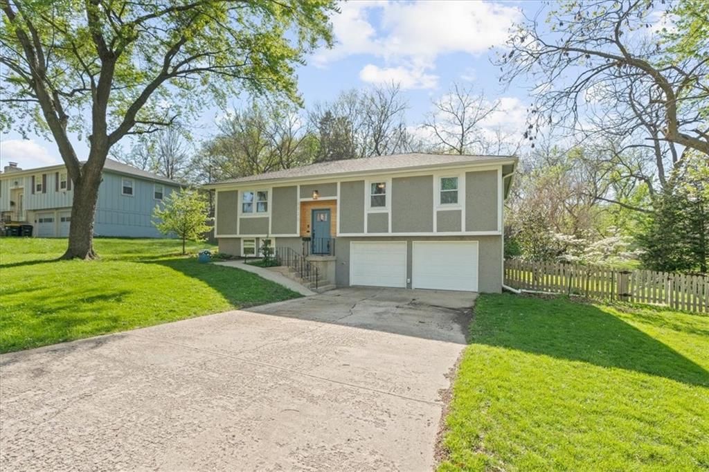 5520 Stearns Street — photo 3