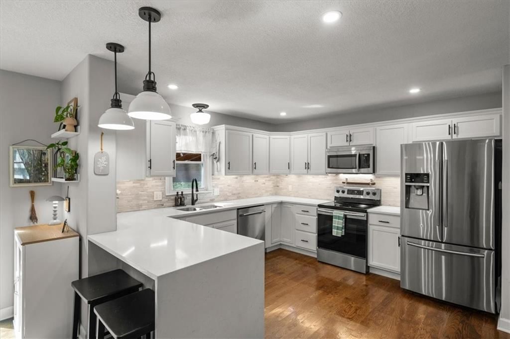 5520 Stearns Street — photo 8