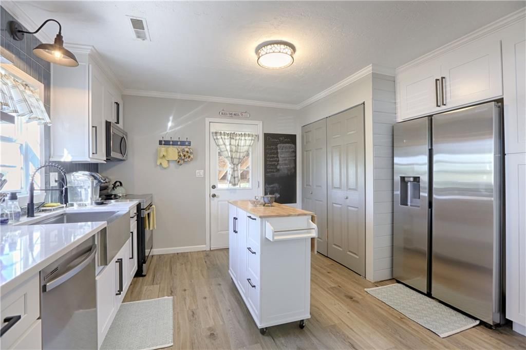 1144 Chestnut Street — photo 3