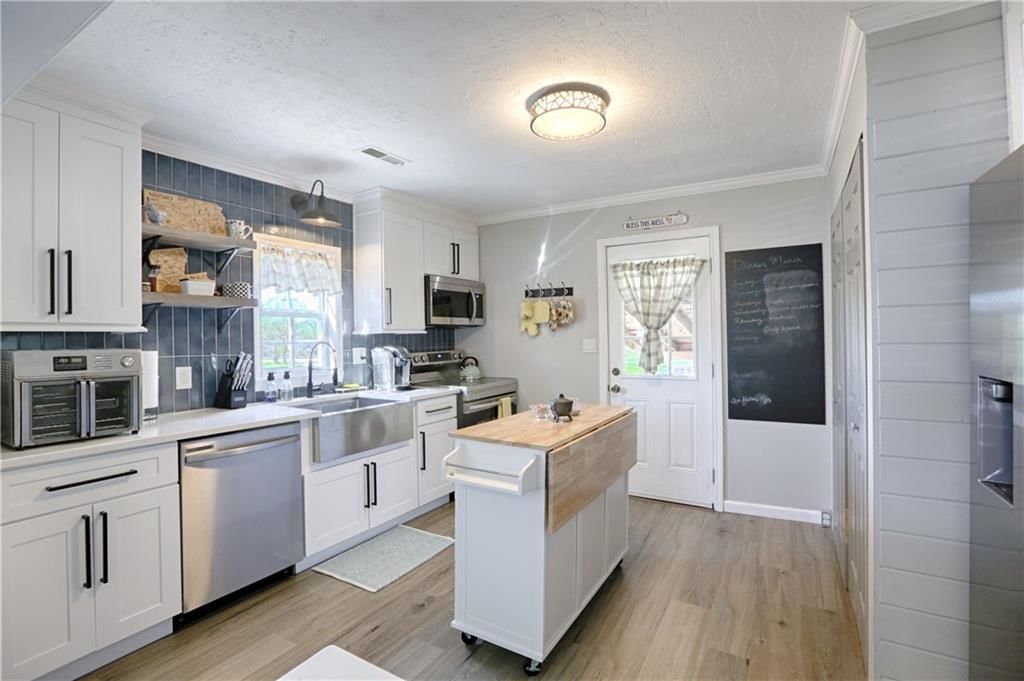 1144 Chestnut Street — photo 4