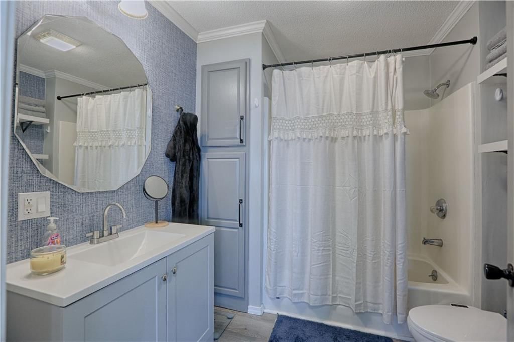 1144 Chestnut Street — photo 12