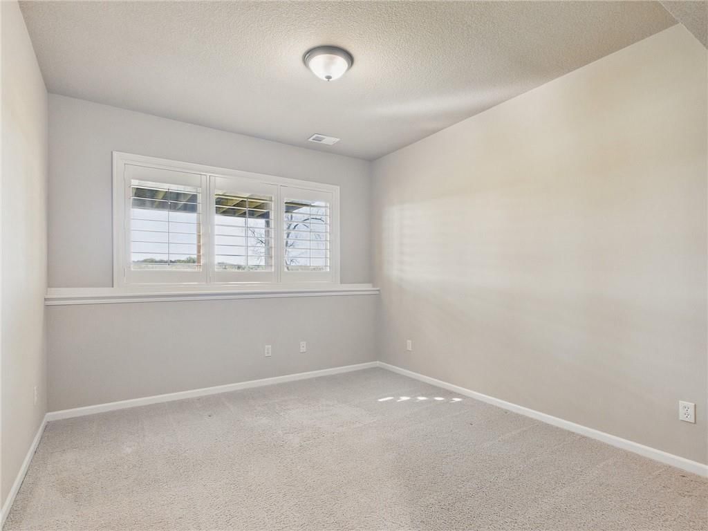 4805 N 124th Terrace — photo 37