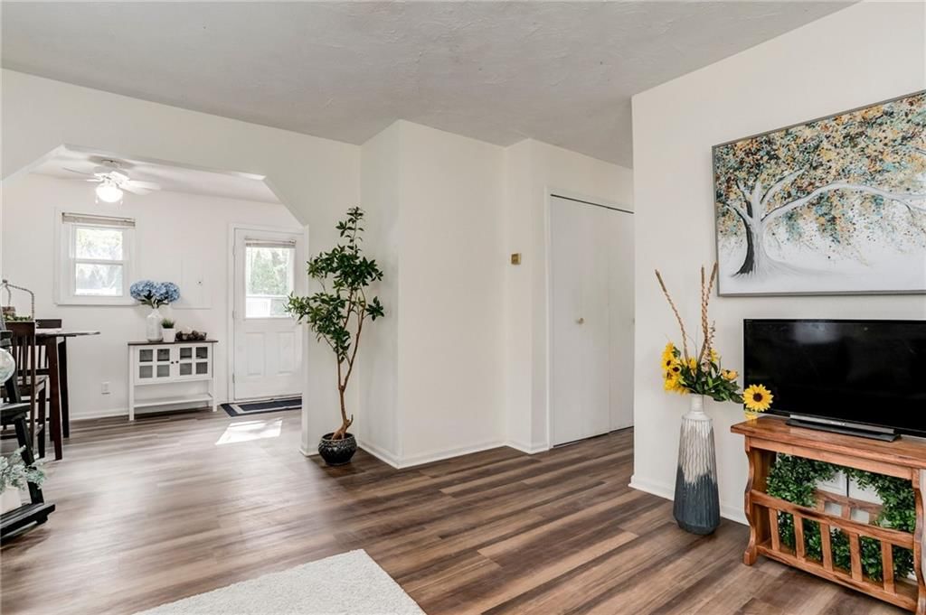 2709 S 48th Terrace — photo 7