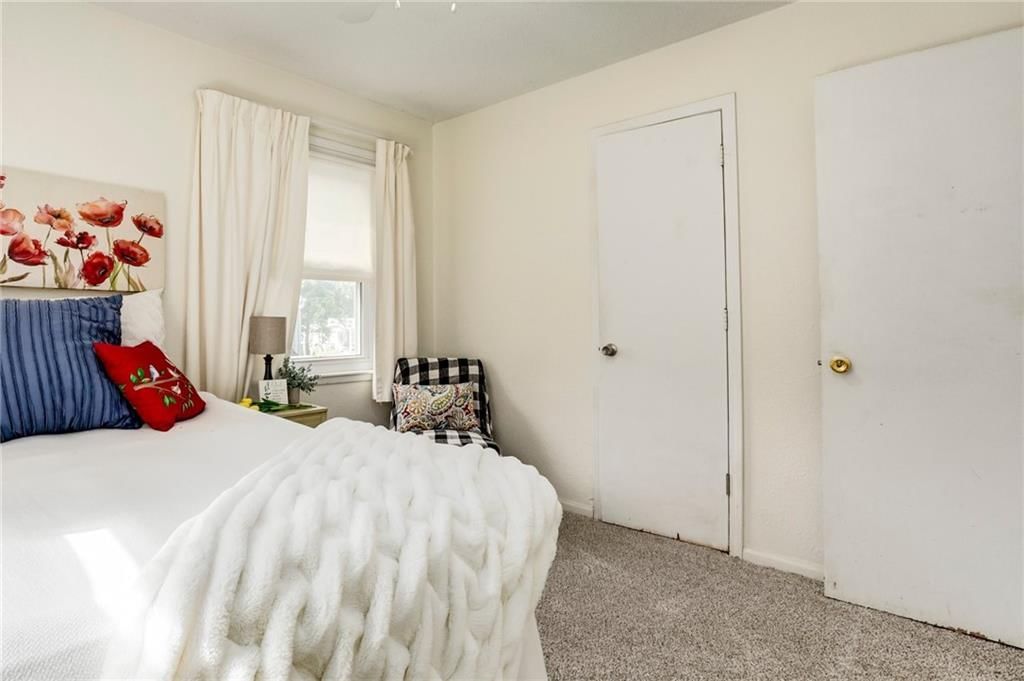 2709 S 48th Terrace — photo 18