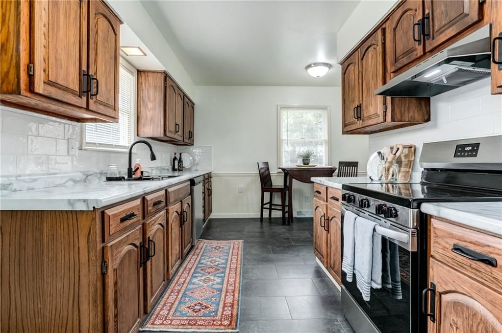 4521 Sutton Court — photo 12