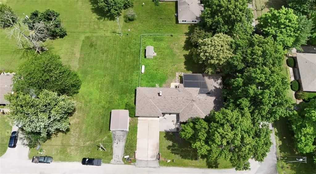 411 S Hillcrest Drive — photo 8