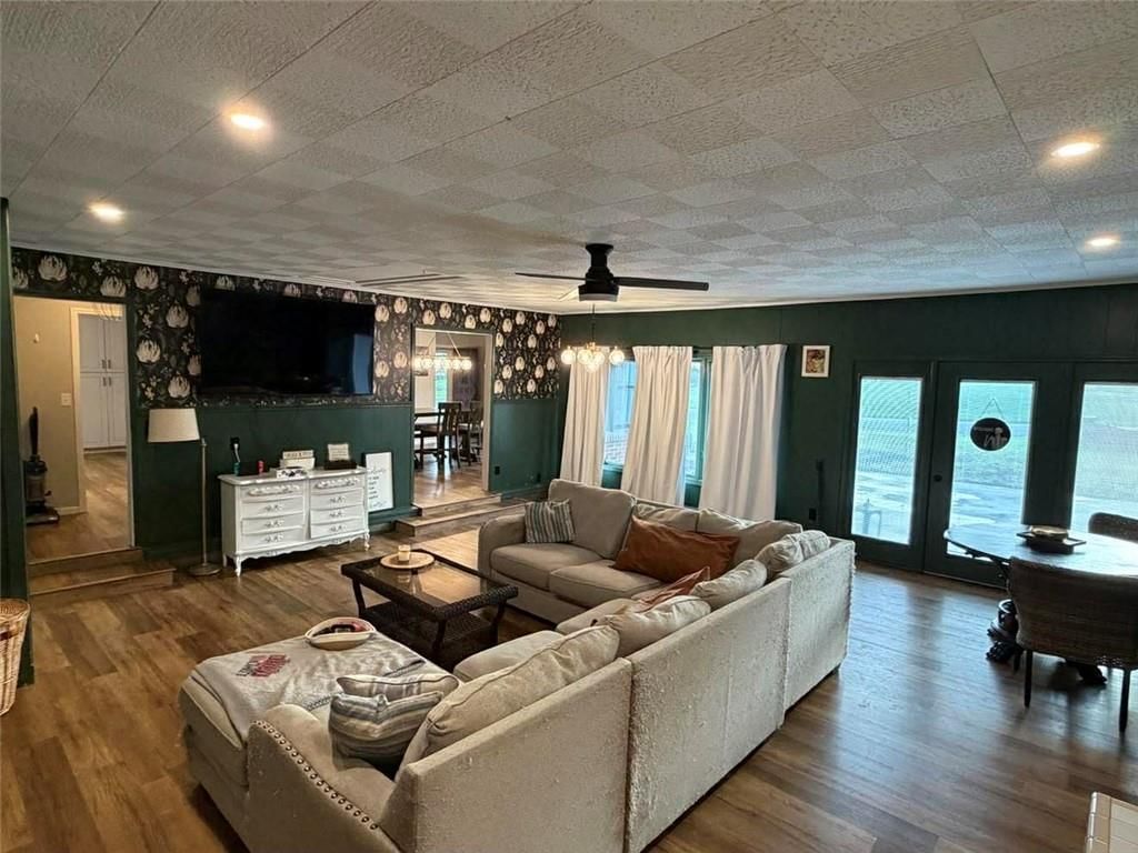 411 S Hillcrest Drive — photo 27