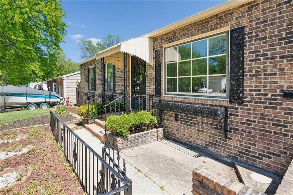 1207 N Indian Lane — photo 2