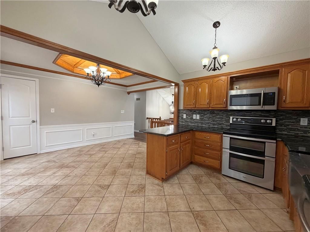 1304 Huntington Circle — photo 10