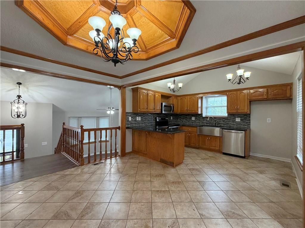 1304 Huntington Circle — photo 11