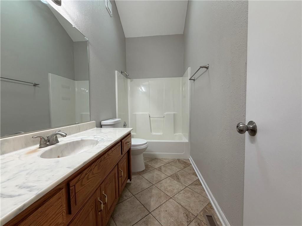1304 Huntington Circle — photo 15