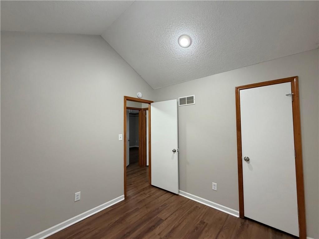 1304 Huntington Circle — photo 17