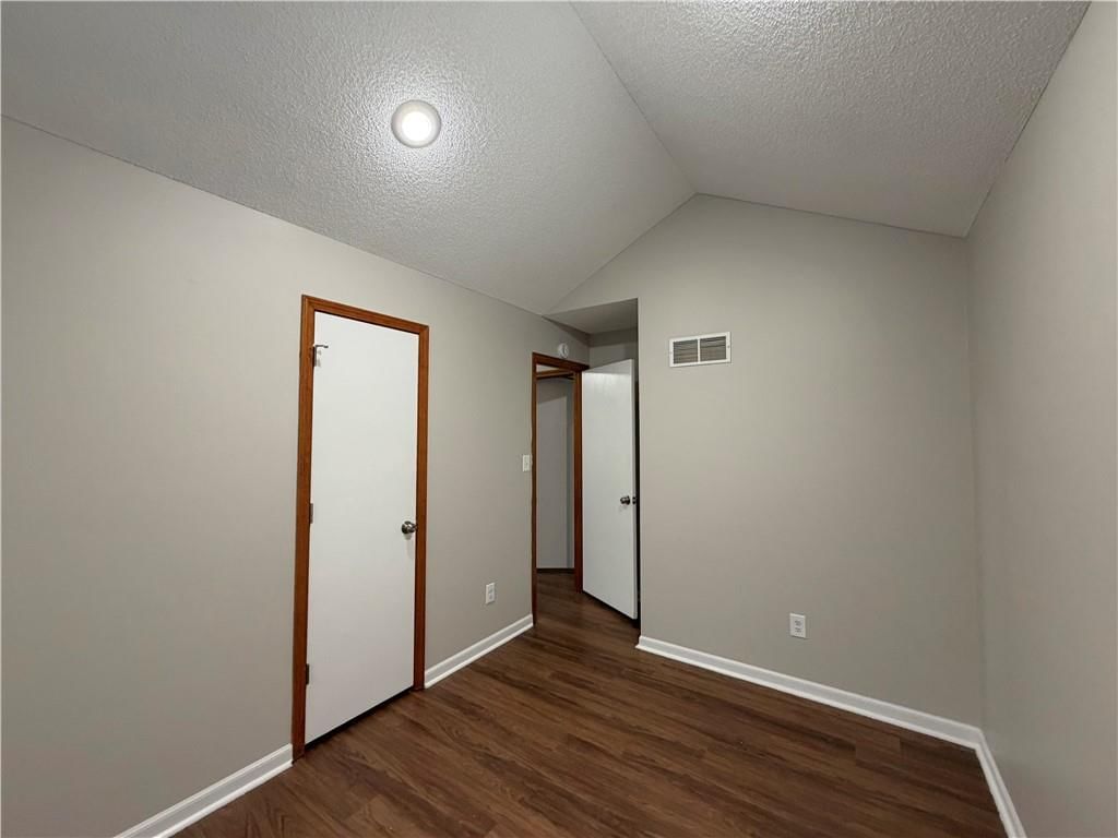 1304 Huntington Circle — photo 23
