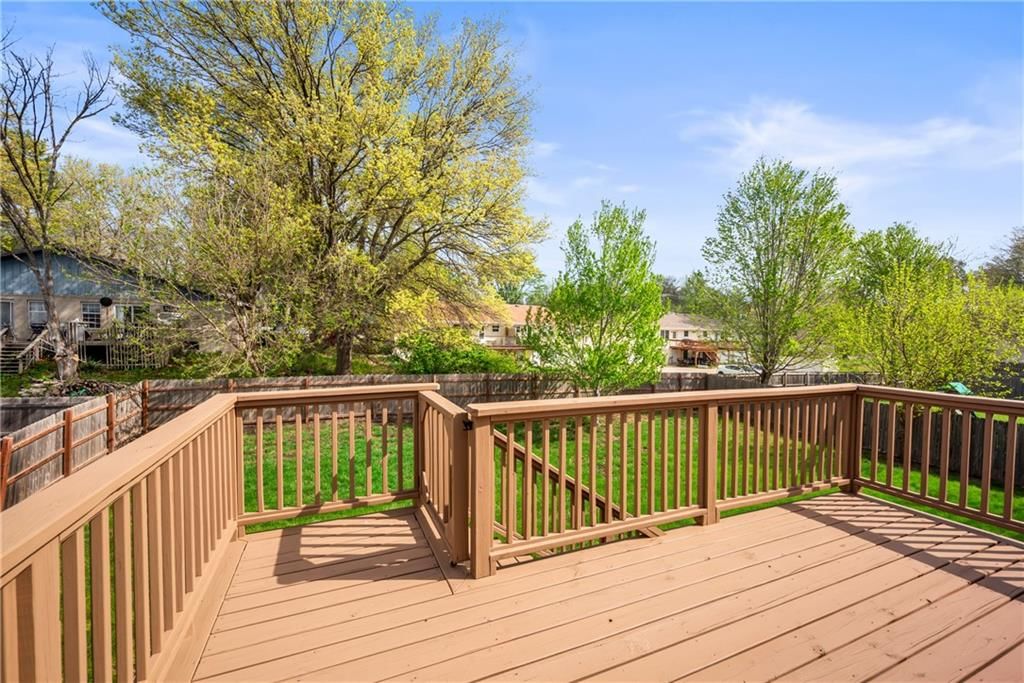 930 NW Scenic Drive — photo 17