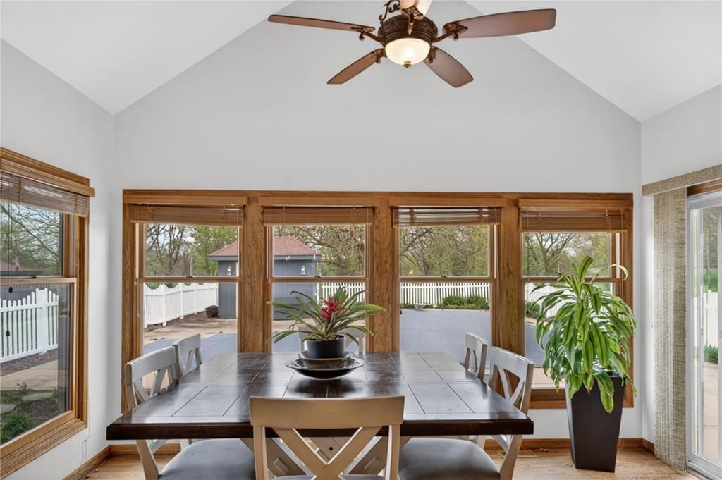 905 Florence Avenue — photo 15
