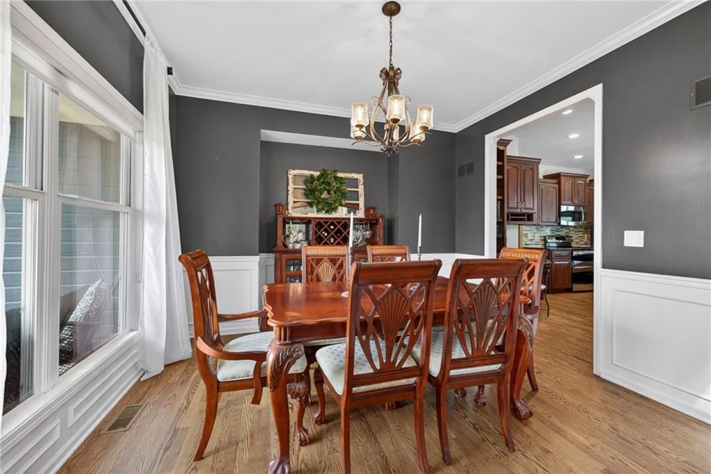 905 Florence Avenue — photo 18